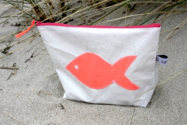 Segeltuchtasche mit orangem Fisch